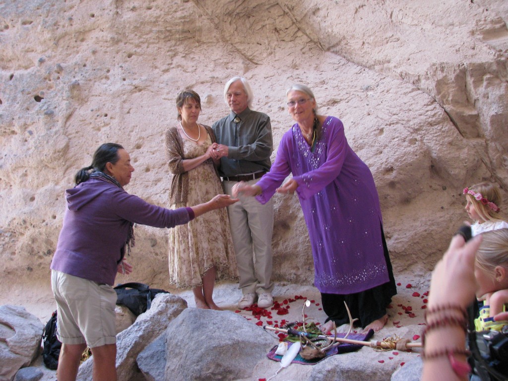 חתונה אינדיאנית בבטן האדמה - פארק סלעי האוהל קאשה קטווה ניו מקסיקו
