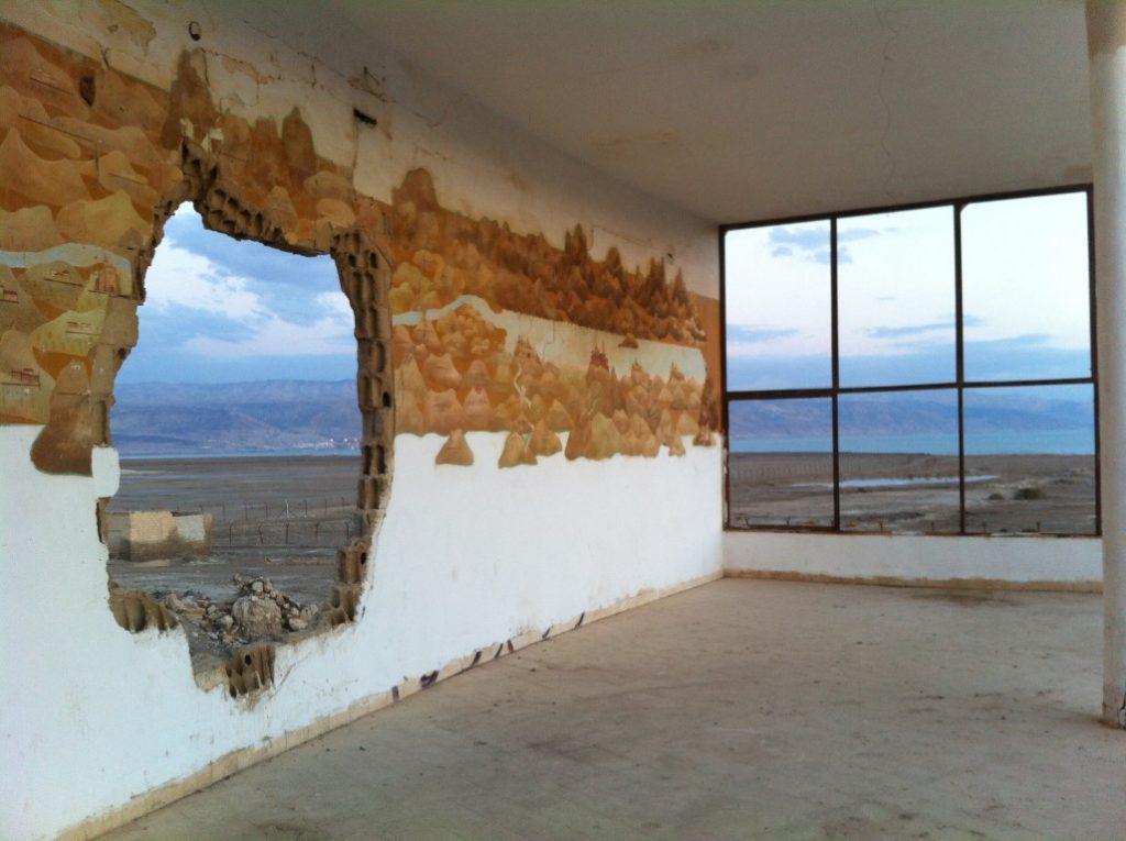 אושרה קמחי - על המזוודות. טבע ונופים בישראל - המסעדה המצויירת 2013