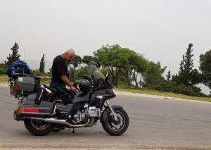 אושרה קמחי - על המזוודות. טיול על אופנוע - הר טורען