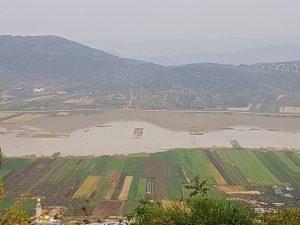 אושרה קמחי - על המזוודות. מסע עם אופנוע סובב ישראל - בקעת נטופה מוצפת מים