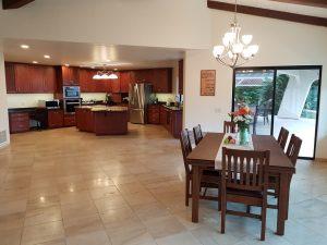 אושרה קמחי - על המזוודות.