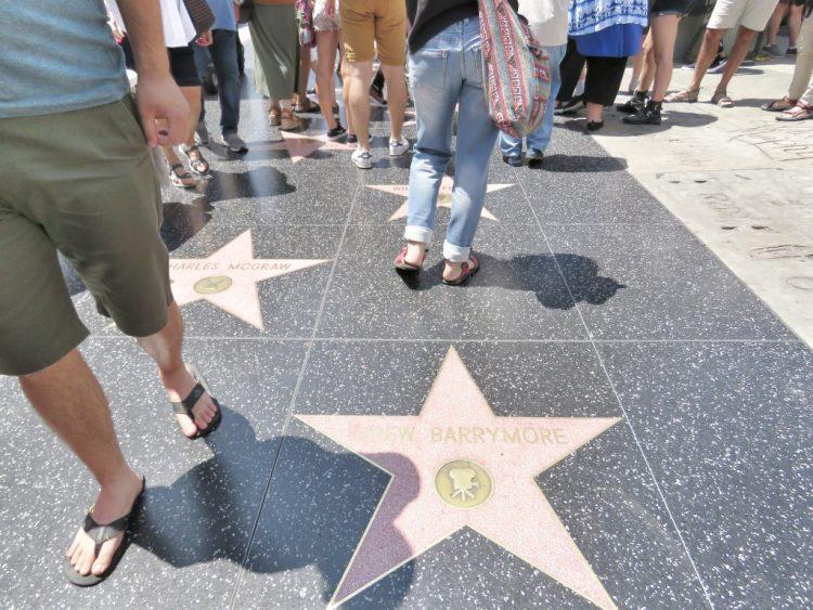 אושרה קמחי על המזוודות - לוס אנג'לס עם המשפחה -שדרת הכוכבים בהוליווד - Hollywood Walk of Fame