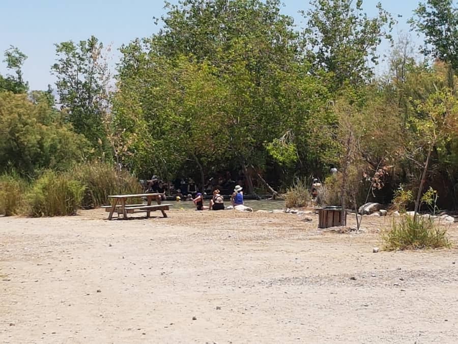 שמורת טבע עיינות צוקים (עין פשחה) בצפון ים המלח - על המזוודות