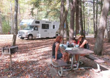 טיול קרוואנים - קרוואן בהרי הסמוקי בטנסי - אושרה קמחי