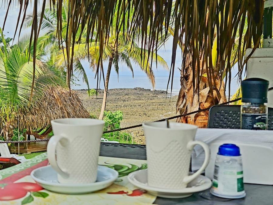 על המזוודות - Vista Coiba Villas & Restaurant