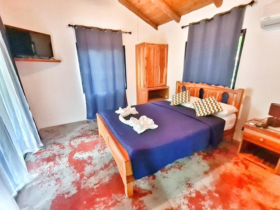 על המזוודות - Santa Catalina - Vista Coiba Villas & Restaurant